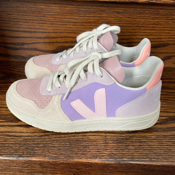Veja Shoes - Veja Women's Sneakers in Pink and Purple